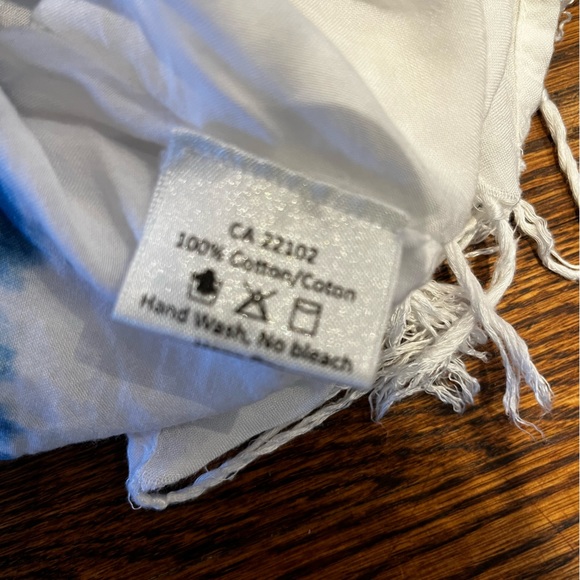 UNIQUE SIDE FRINGE TOP - Picture 6 of 6